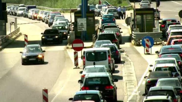 Autostrada Soarelui: CNAIR ia măsuri pentru fluidizarea traficului pe podul de la Feteşti