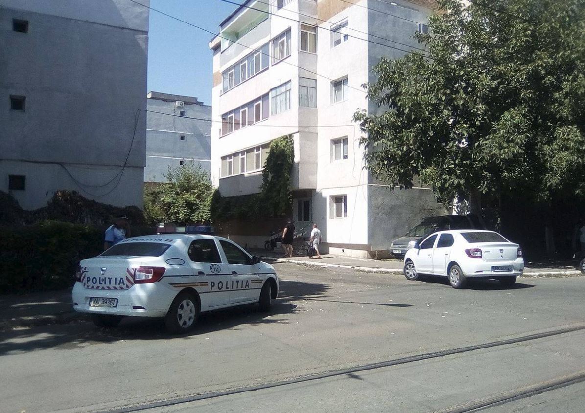 BRĂILA: O femeie s-a aruncat de la etajul 4 al unui bloc