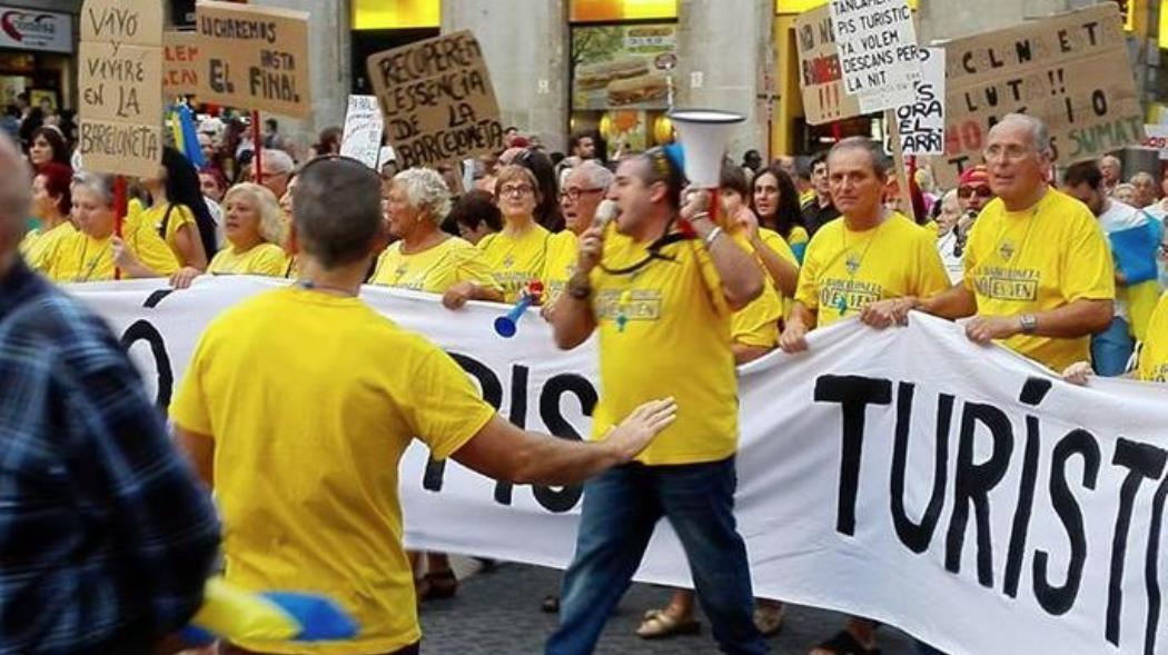 SPANIA. Locuitorii protestează împotriva turiștilor