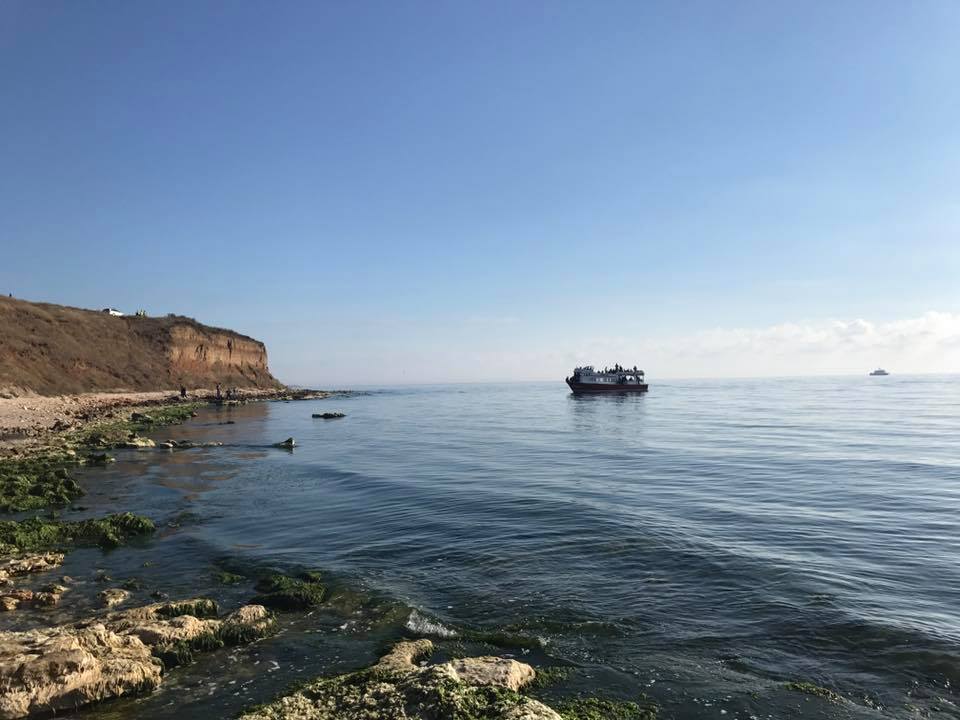VIDEO/FOTO – Coasta Mării Negre, poartă de intrare în Europa pentru migranții din Orientul Mijlociu și Africa. O nouă ambarcațiune clandestină, interceptată la 2 Mai