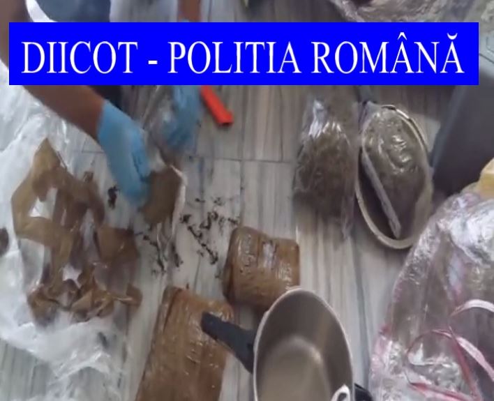 FOTO: Droguri aduse din SPANIA în GALAȚI. Patru persoane au fost reținute