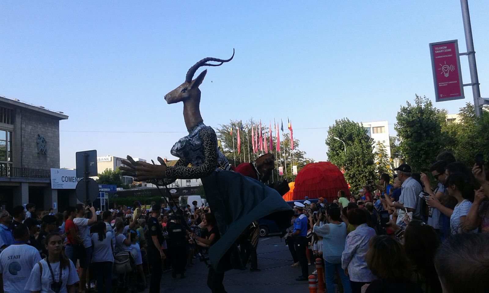 FOTO – CONSTANȚA: Festivalul ART DISTRICT a împânzit centrul orașului cu personaje de poveste