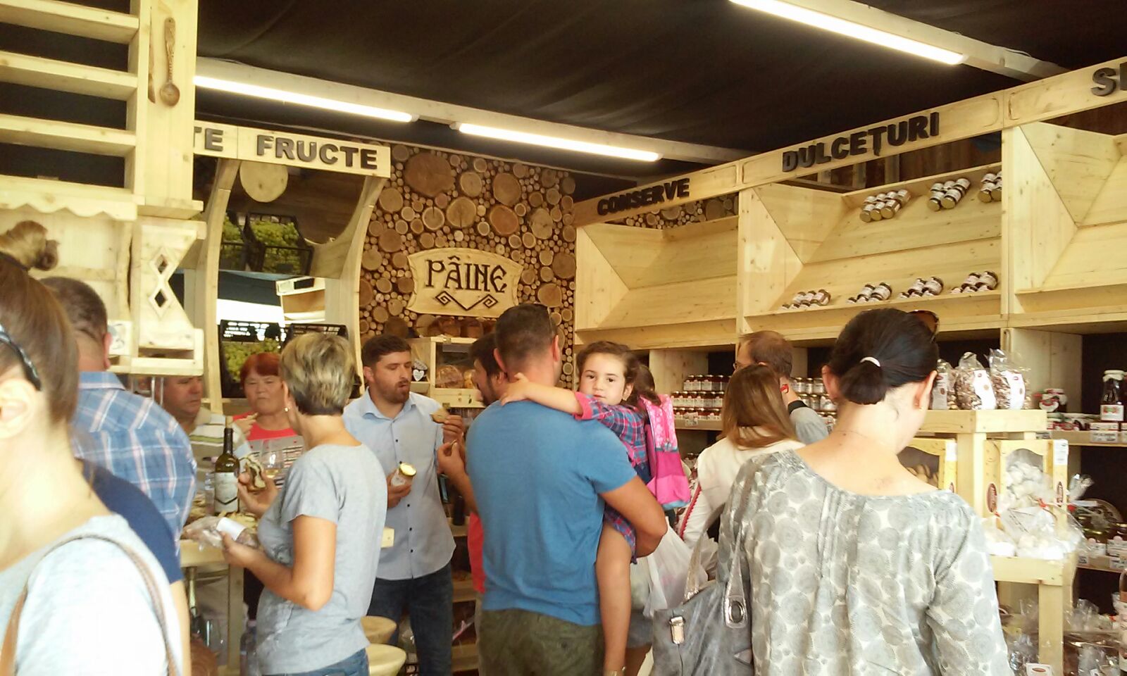 FOTO: Spațiu destinat produselor gospodarilor și micilor producători din Dobrogea