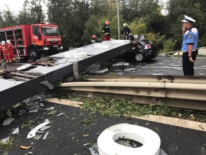 Panourile publicitare stradale, adevărate arme în caz de furtună? Deputatul Robert Turcescu: „Publicitatea stradală ar trebui să se rezume la panouri electronice“