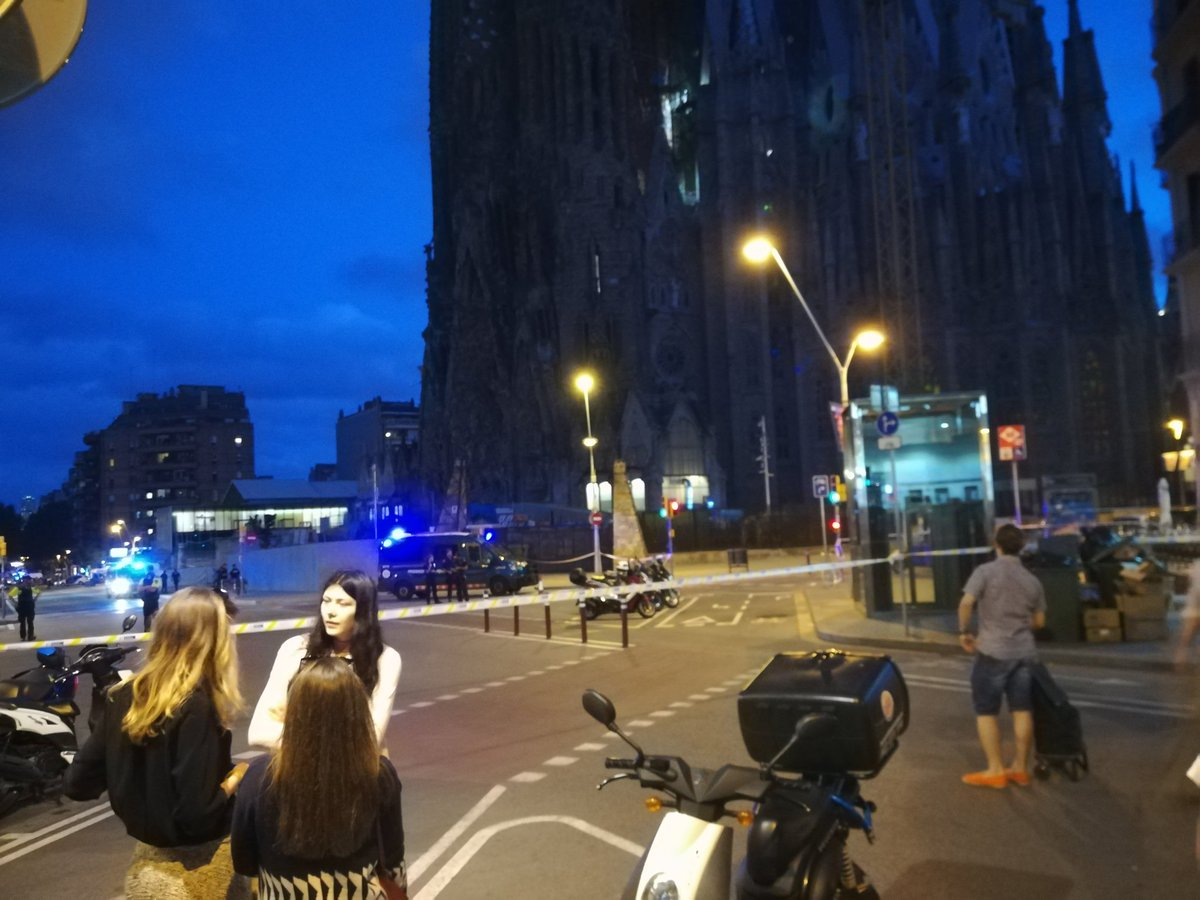SPANIA: Poliția a evacuat catedrala Sagrada Familia din Barcelona