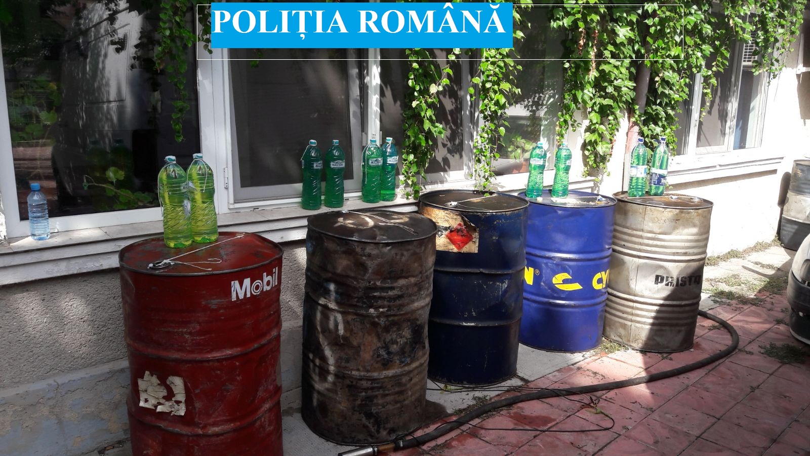 CERNAVODĂ/FOTO: Patru bărbați reținuți pentru contrabandă cu motorină