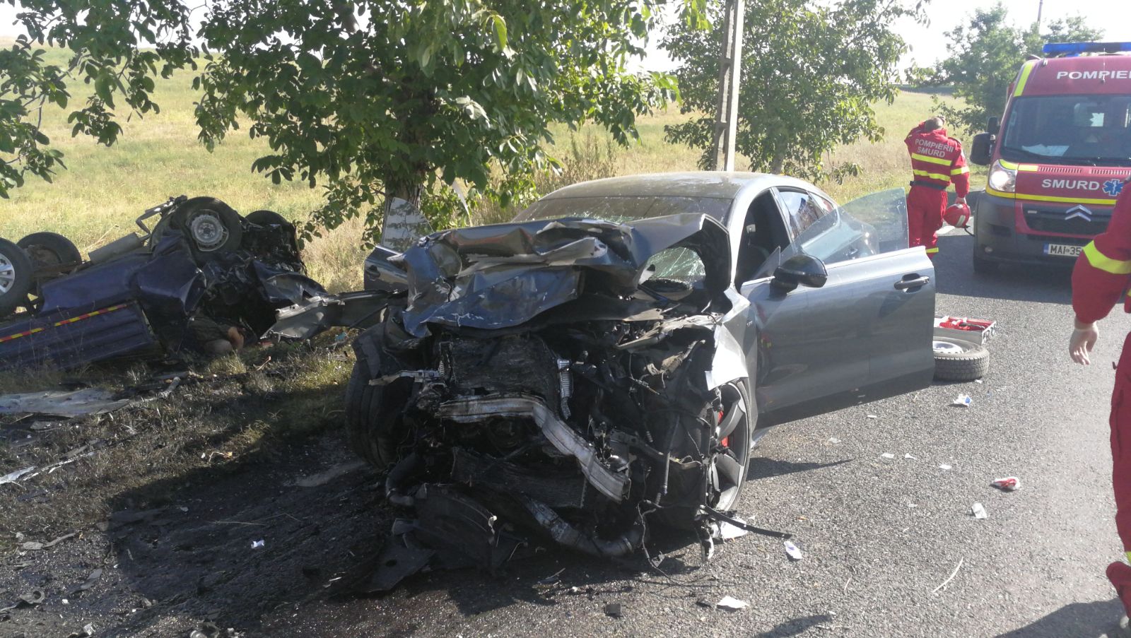 TULCEA/FOTO: Accident rutier cu victime încarcerate. O persoană a decedat