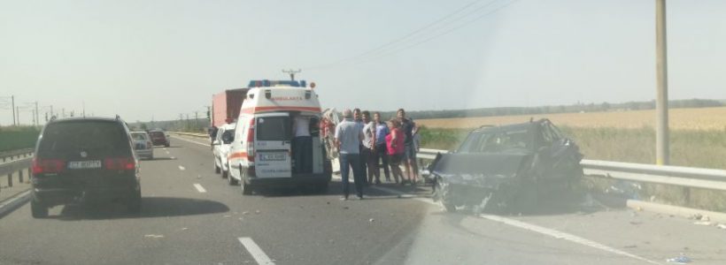 Accident rutier pe A2. O depășire periculoasă a băgat doi oameni în spital