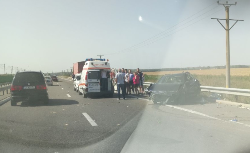 FOTO: Cinci victime în urma unui accident produs pe autostrada A2. Un copil de 5 ani este rănit grav