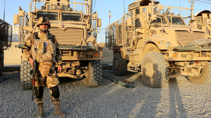 VIDEO – Militarii români din Kandahar, decoraţi cu două distincții ale armatei americane