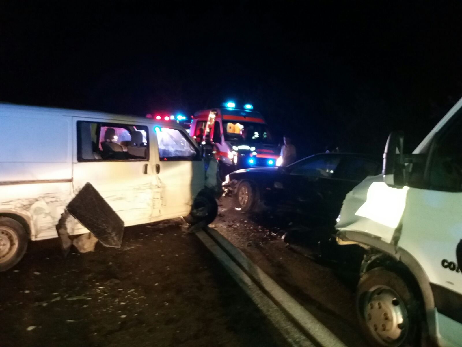 VIDEO/FOTO: Trafic BLOCAT în județul TULCEA în urma unui GRAV accident. O persoană a ajuns la spital