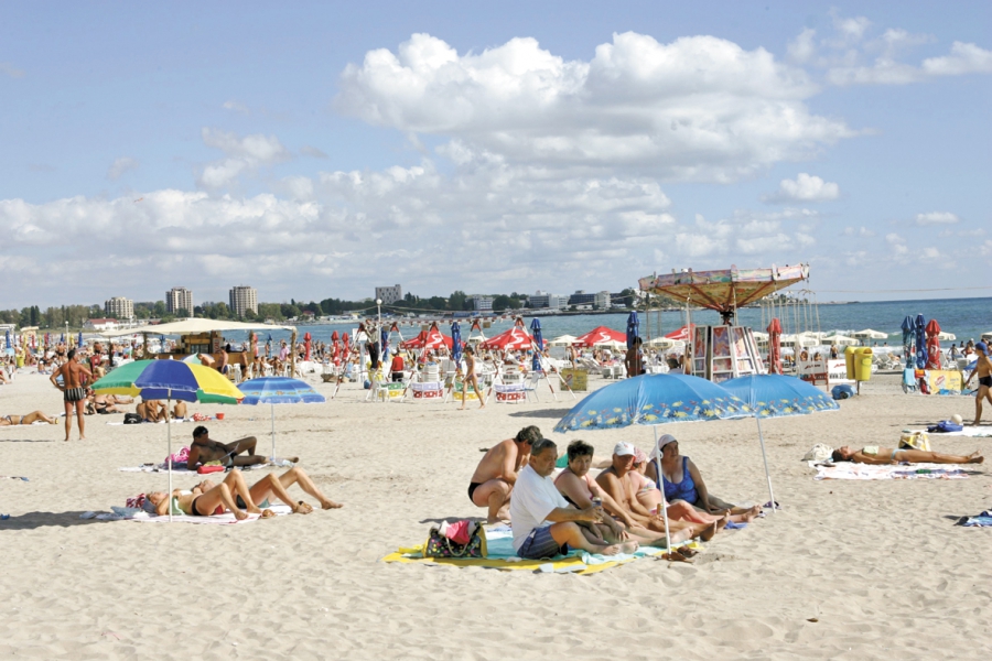 Peste 50.000 de turiști au petrecut primul weekend de toamnă pe litoral