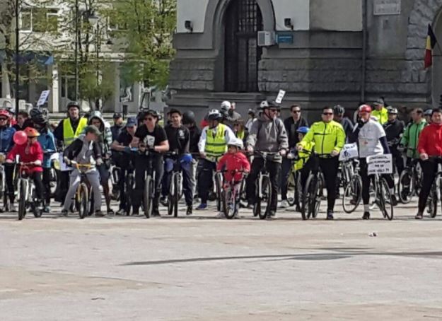 CONSTANȚA: Bicicliştii ies din nou în stradă