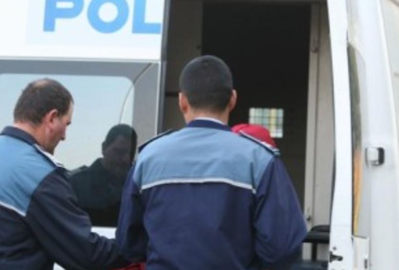 Județul TULCEA: Tineri prinși după ce au furat ustensile electrice dintr-o locuință