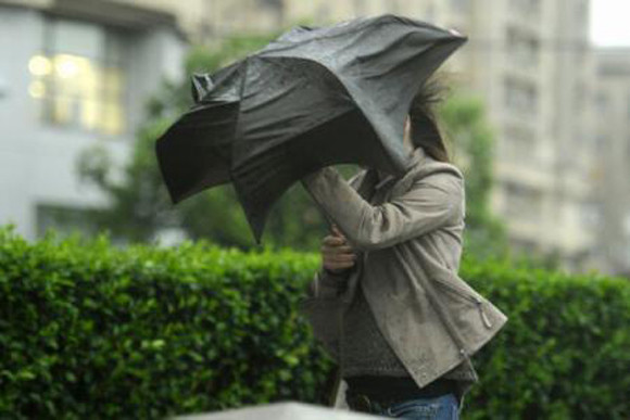 Vântul puternic suflă peste Dobrogea și în această noapte! Anunțul făcut de meteorologi