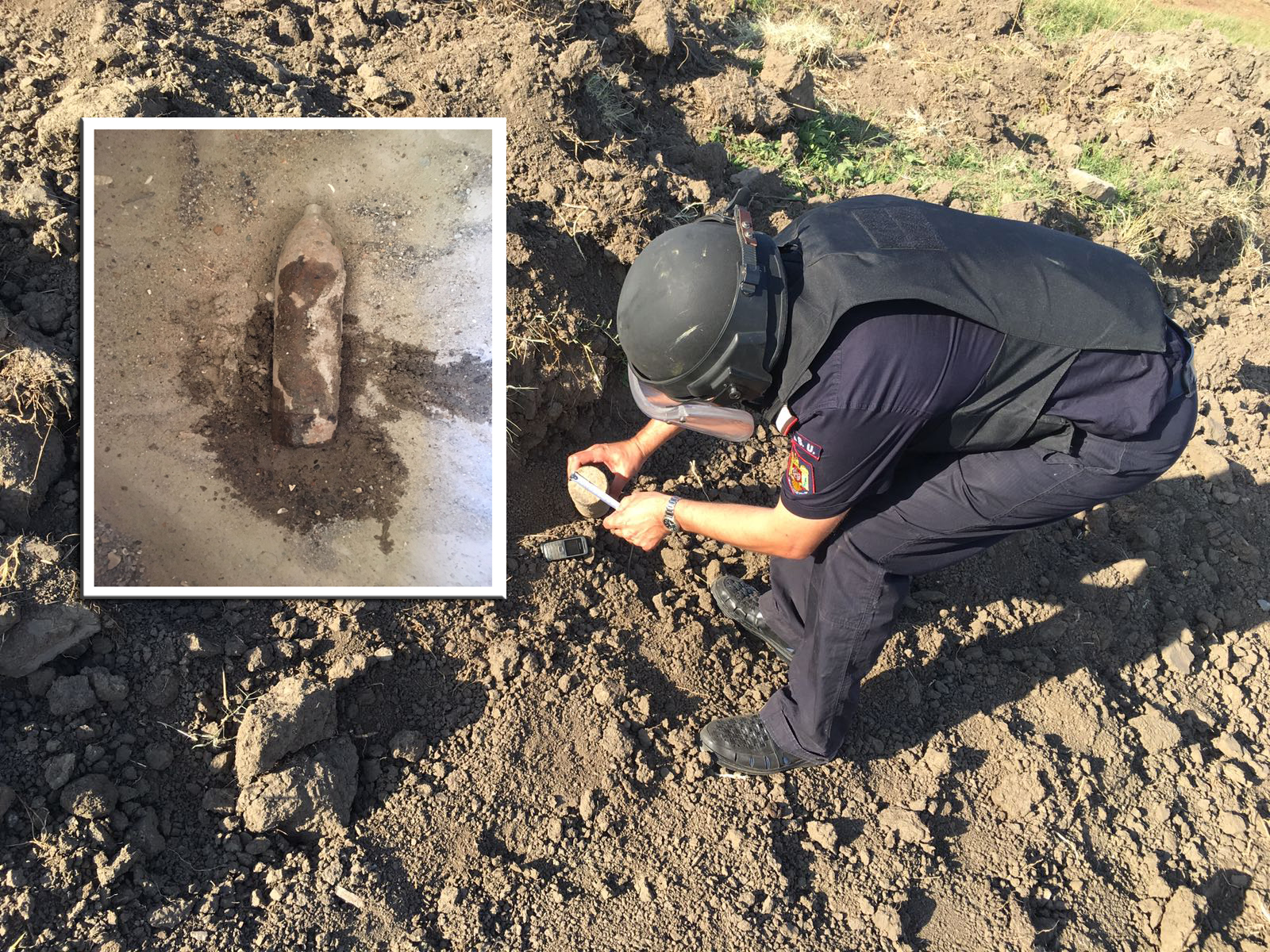 TULCEA/FOTO – Proiectil exploziv, găsit pe câmp de un localnic din Mihai Bravu
