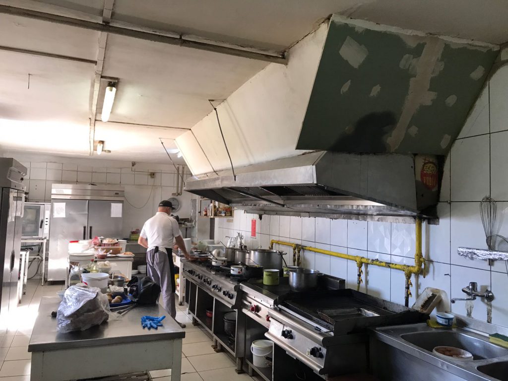 CONSTANȚA: AMENDĂ usturătoare pentru un cunoscut restaurant cu specific RUSTIC