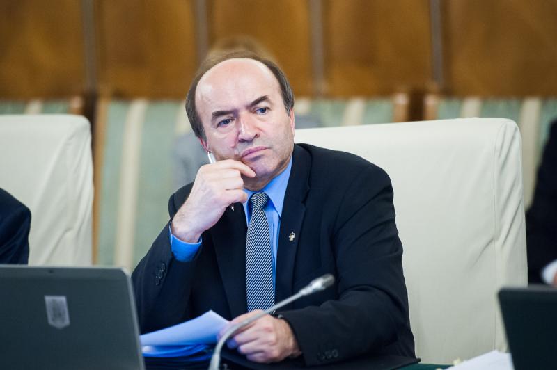 Tudorel Toader: Până luni redactăm draftul sesizării ce urmează să fie trimisă CCR