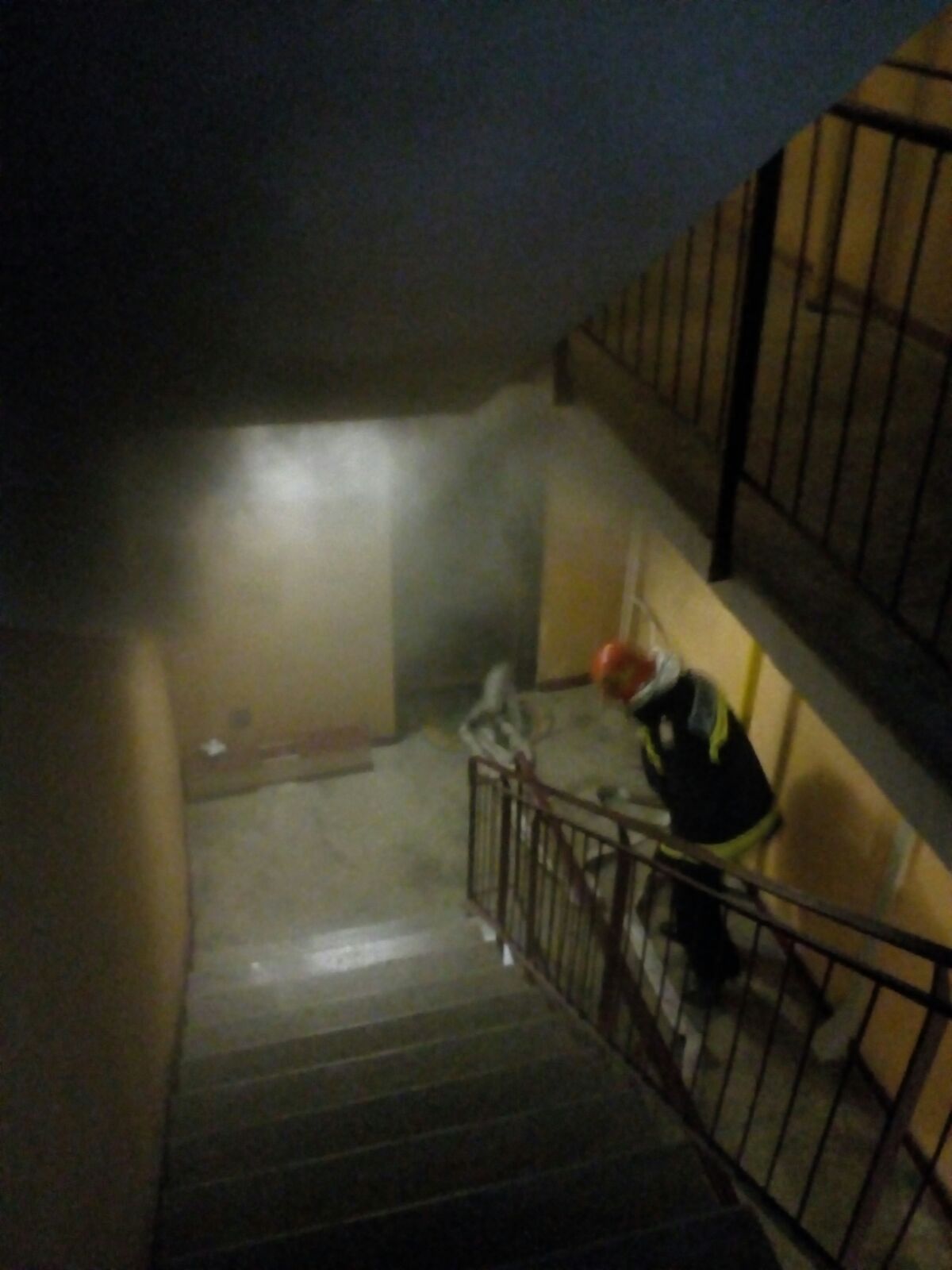 CONSTANȚA – Apartament cuprins de flăcări pe strada Făgetului
