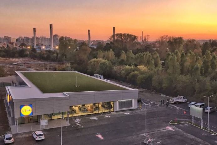 CONSTANȚA: S-a deschis primul magazin cu „acoperiș verde“