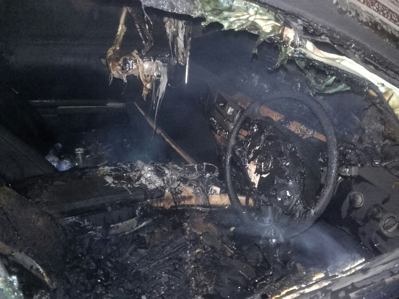 TULCEA/FOTO: Autoturism de lux distrus de un incendiu