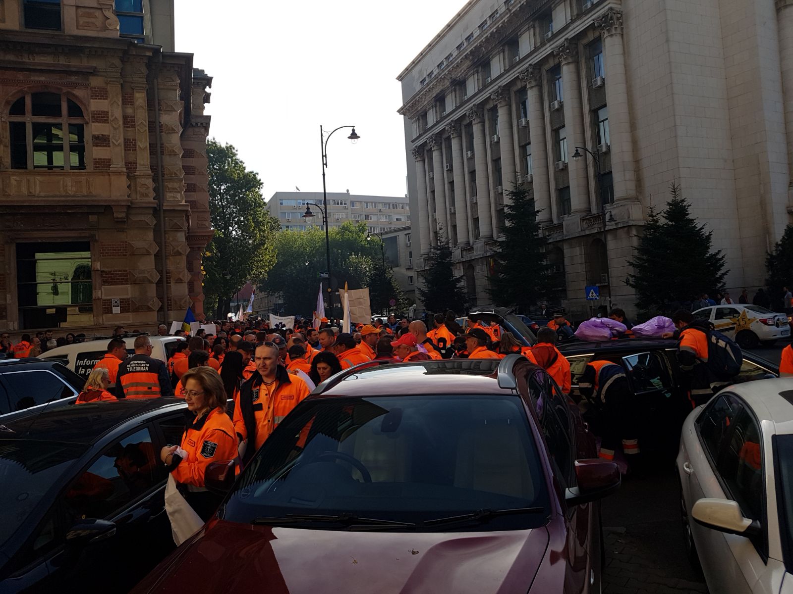 FOTO: Sindicaliştii de la Ambulanţă protestează la București