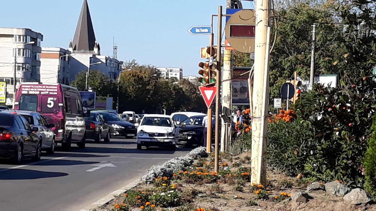 FOTO – CONSTANȚA: Trei mașini implicate într-un accident rutier în zona Dacia