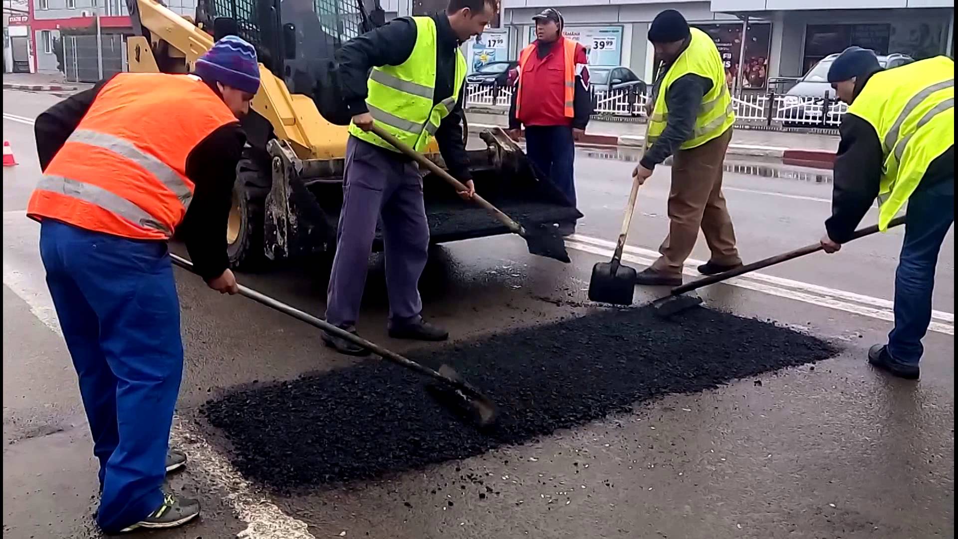 CONSTANȚA: Atenție șoferi! Continuă lucrările de asfaltare