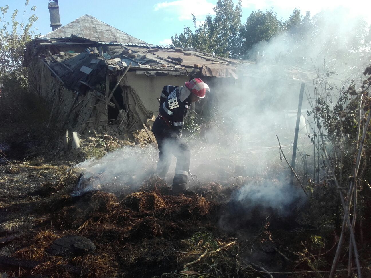 FOTO: Incendiu într-o gospodărie din județul TULCEA