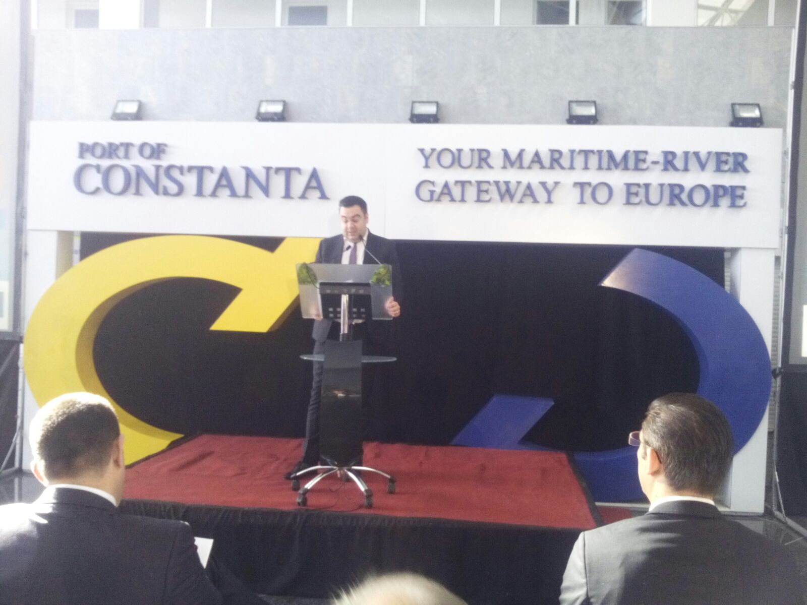 SILK ROAD SUMMIT. Planul Ministerului Transporturilor pentru fidelizarea fluxurilor de mărfuri ce trec prin Portul Constanța