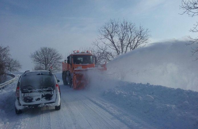 Directorii Regionalelor de drumuri, DEMIȘI dacă nu fac față nămeților din iarna care vine