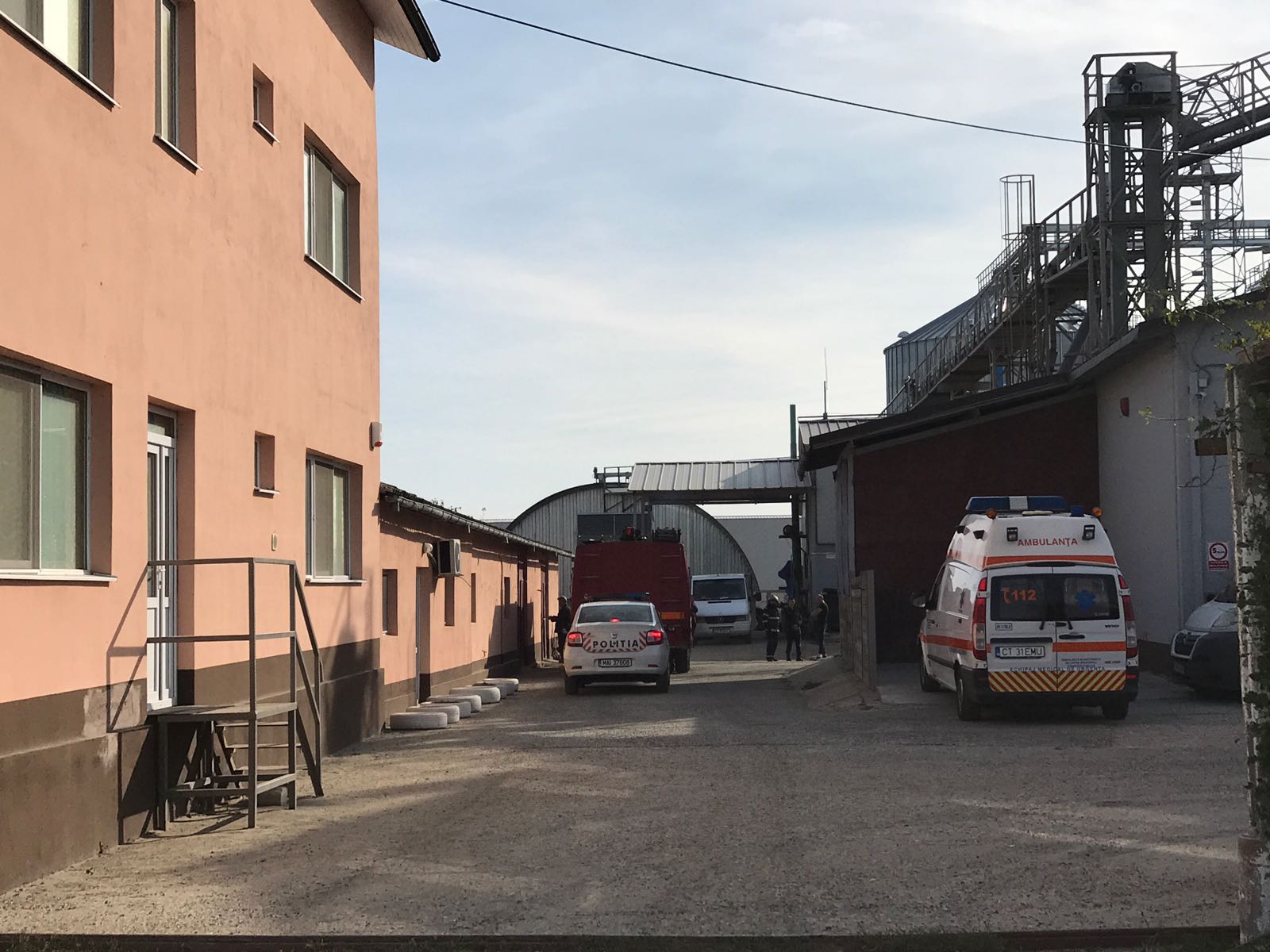 PERICOL la o fabrică de ulei din Medgidia. Incendiu la o fabrică de ulei