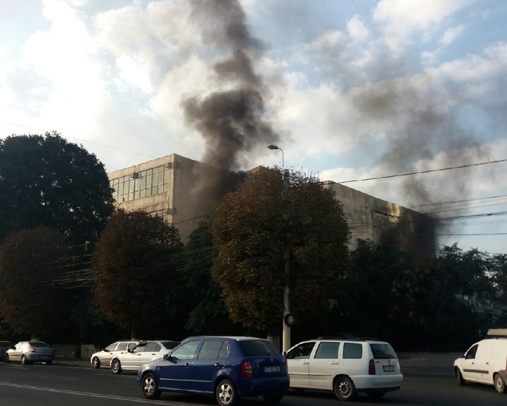 CONSTANȚA: Incendiu într-o clădire dezafectată de lângă Policlinica CFR