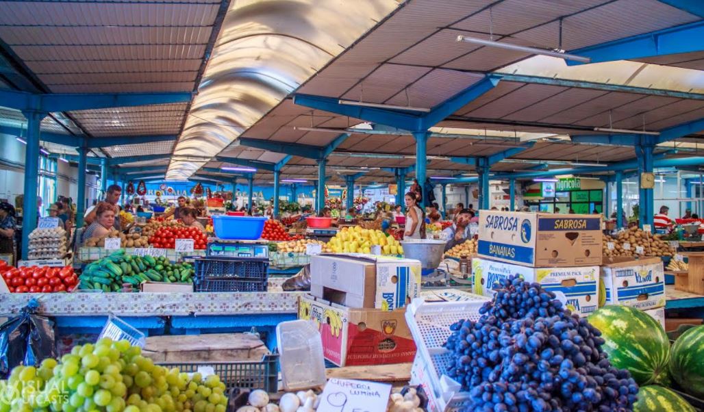 CONSTANȚA: Producătorii autohtoni sunt de trei ori mai puțini decât comercianții din piețe