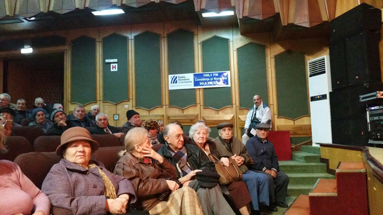 Au primit flori și bani. Seniorii Constanței, premiați de Primărie