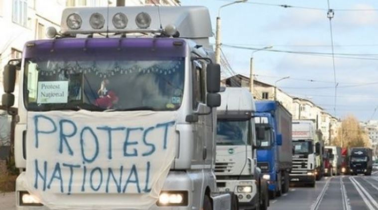 Transportatorii ameninţă cu acţiuni de protest şi blocarea transportului în toată ţara