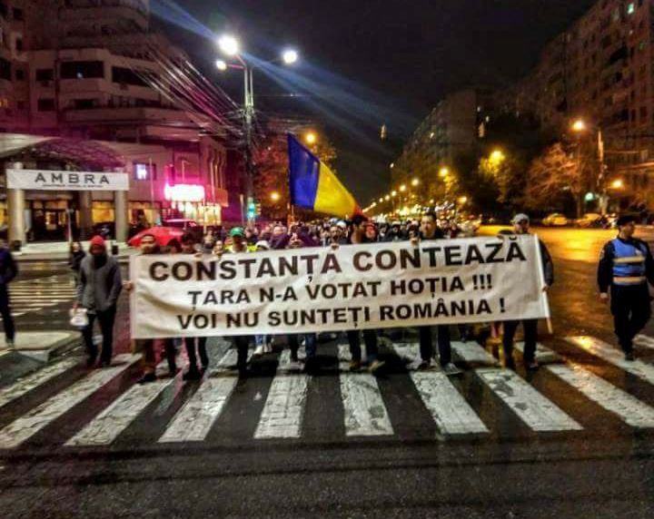 Constănțenii, pregătiți să iasă din nou în stradă, mâine seară, în fața Prefecturii