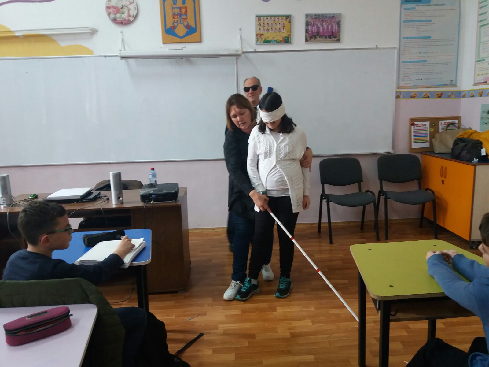 FOTO: Zece școli din CONSTANȚA, implicate în proiectul „TE VĂD, TE AUD”
