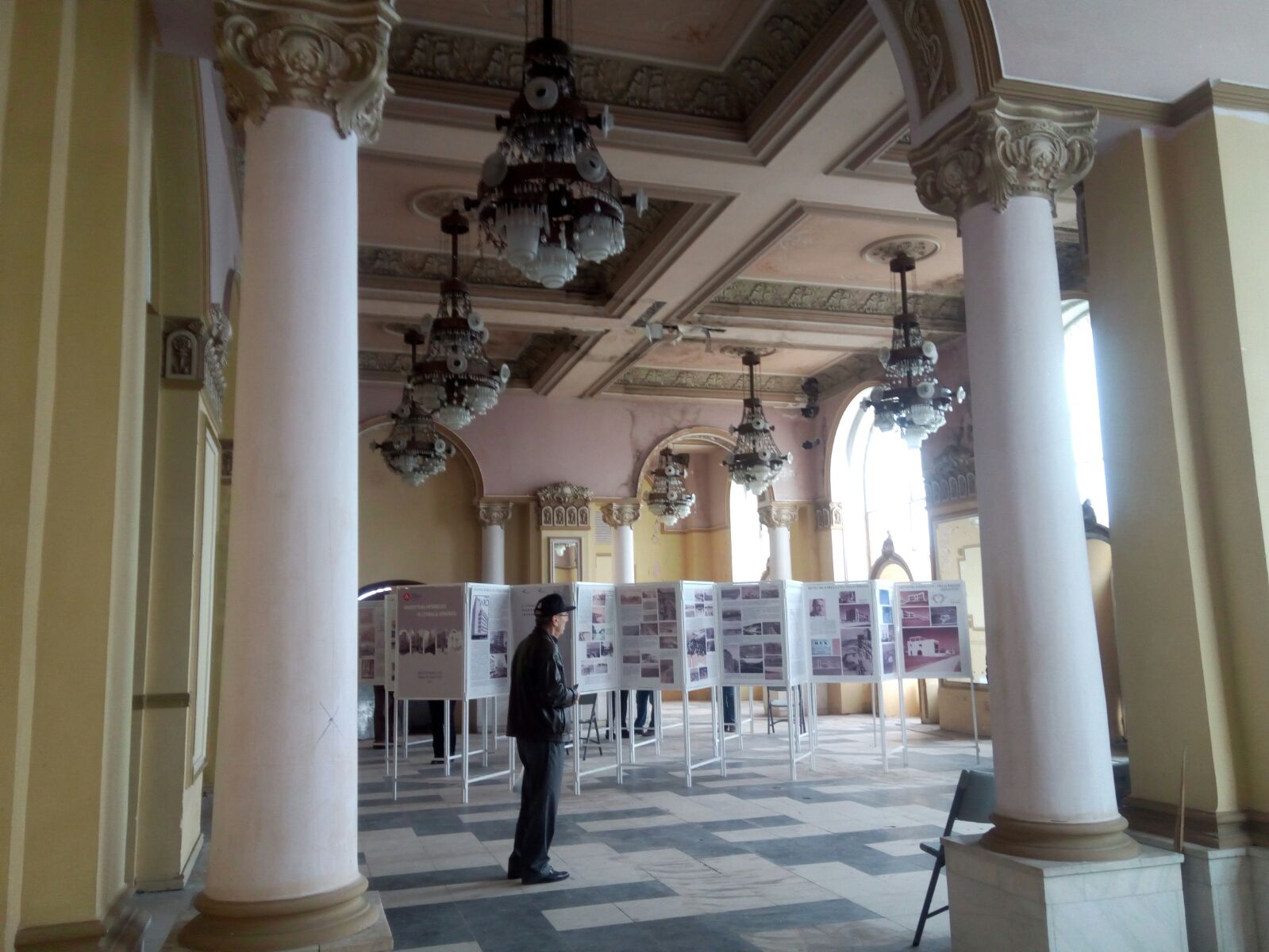 CONSTANȚA/FOTO: Cazinoul redeschis temporar pentru o expoziție