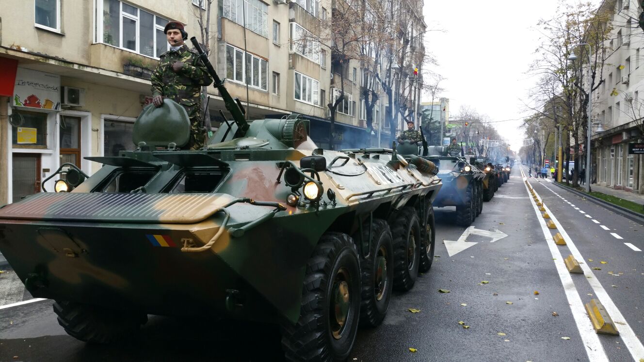 CONSTANȚA/FOTO: Repetiție pentru parada militară și nervi pentru șoferi