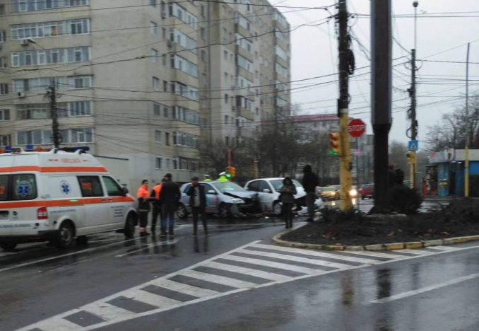 CONSTANȚA: Două persoane rănite în urma unui accident rutier