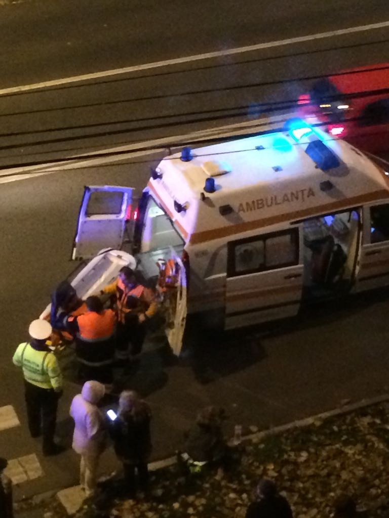 FOTO – CONSTANȚA: Femeie lovită de mașină pe trecerea de pietoni