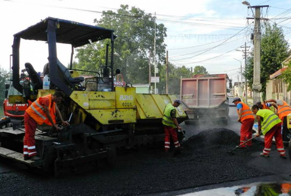 TULCEA: Mai multe drumuri judeţene intră într-un amplu program de modernizare