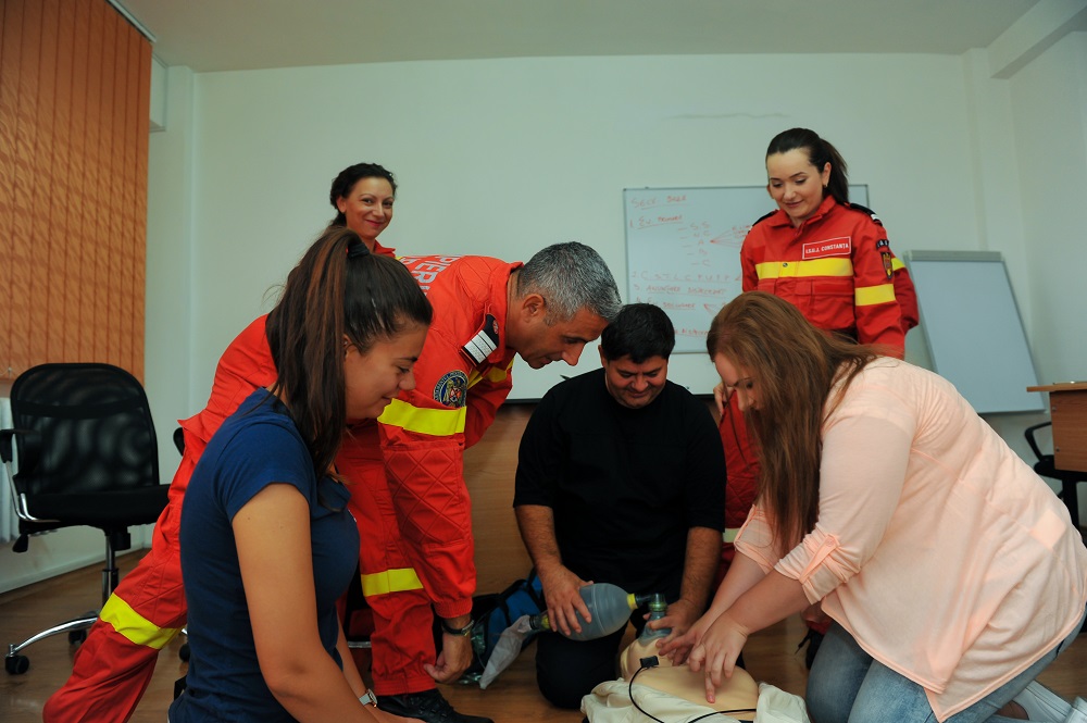 CONSTANȚA: Manechin medical pentru trainingul echipajelor de prim ajutor în oferirea de asistență la naștere