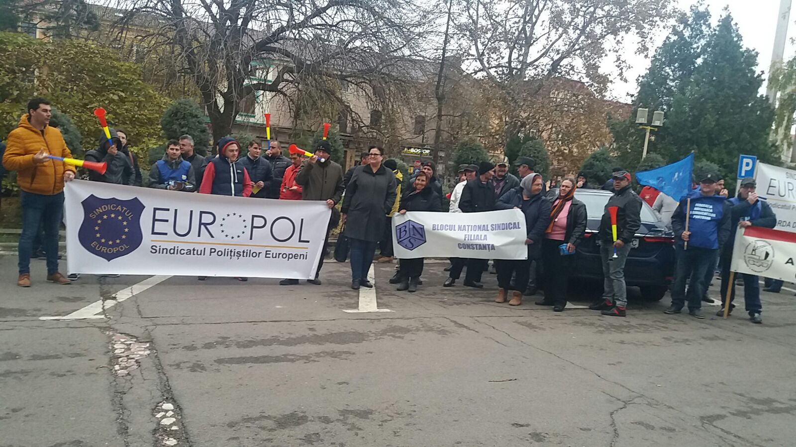 VIDEO/FOTO: CONSTANȚA: „Revoluţia fiscală” scoate sindicaliștii în stradă