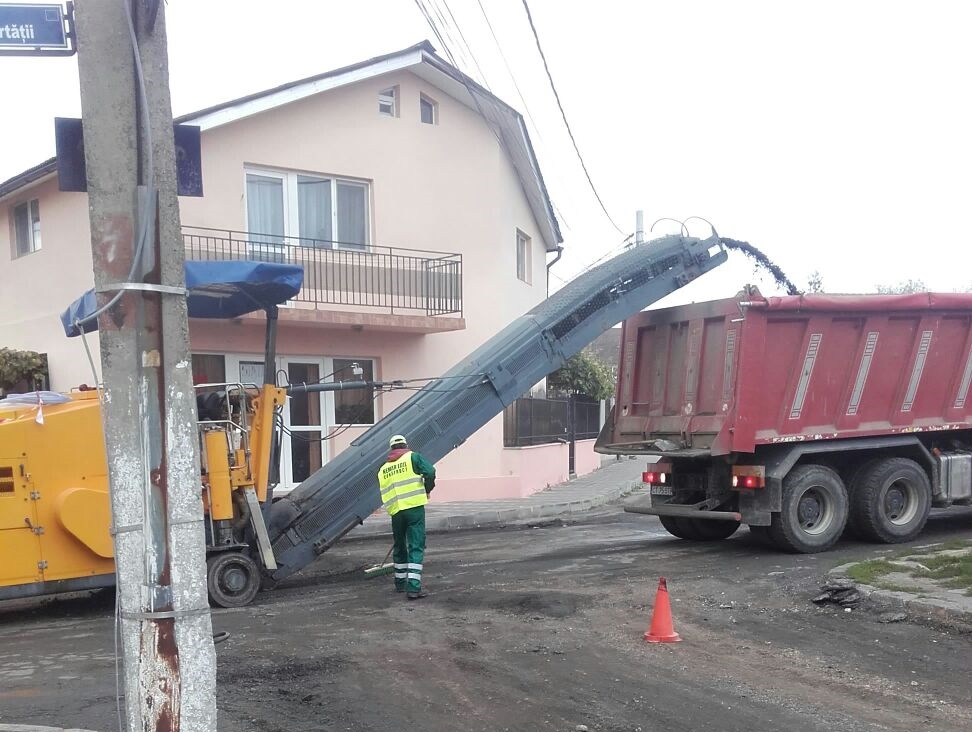 FOTO: Lucrări de asfaltare în MANGALIA