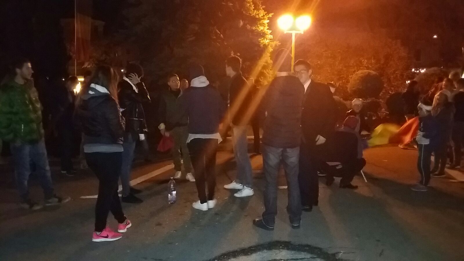 FOTO/ VIDEO: Constănțenii au protestat în fața Prefecturii