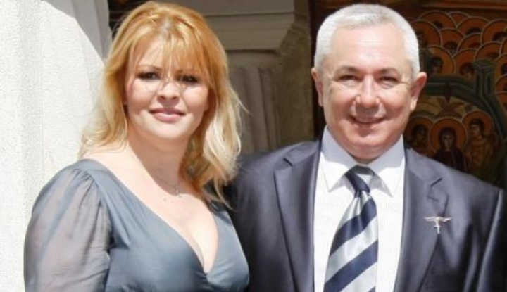 Sanda Ladoși și soțul ei, ridicați de DIICOT