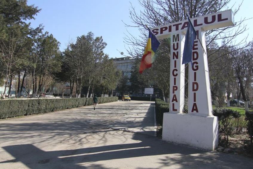 Medicii de la Spitalul Medgidia își așteaptă salariile… consilierii se ceartă