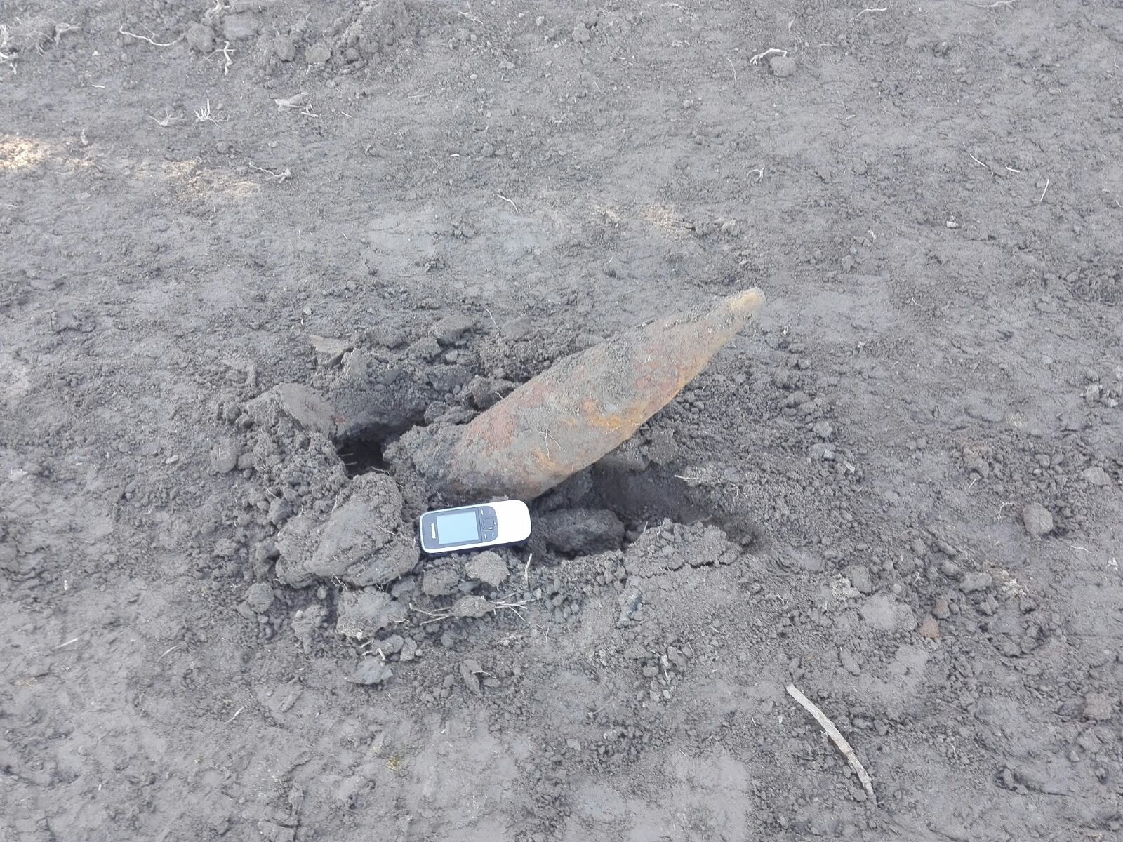 FOTO: Proiectil exploziv, din Al Doilea Război Mondial, descoperit într-o localitate din județul TULCEA